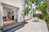 https://images.listonce.com.au/custom/160x/listings/114-beach-avenue-elwood-vic-3184/943/01793943_img_06.jpg?-DLrTTZ3yhk