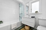 https://images.listonce.com.au/custom/160x/listings/114-beach-avenue-elwood-vic-3184/943/01793943_img_09.jpg?pfI1795eIu0
