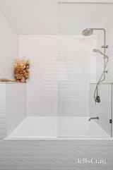 https://images.listonce.com.au/custom/160x/listings/114-cole-street-williamstown-vic-3016/828/01742828_img_14.jpg?cuP3fSnnUCg