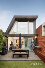 https://images.listonce.com.au/custom/160x/listings/114-gladstone-avenue-northcote-vic-3070/883/01970883_img_16.jpg?xR0oWM-hSwE