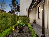 https://images.listonce.com.au/custom/160x/listings/114-napier-street-south-melbourne-vic-3205/107/01087107_img_12.jpg?ftannTb-mEw