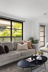 https://images.listonce.com.au/custom/160x/listings/1142-44-clarendon-street-thornbury-vic-3071/688/01632688_img_10.jpg?1Vo6rlCPX2I