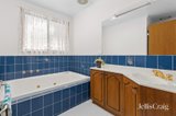 https://images.listonce.com.au/custom/160x/listings/115-cummins-road-mount-rowan-vic-3352/980/01820980_img_12.jpg?9fWSARraUA4