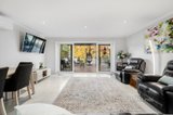 https://images.listonce.com.au/custom/160x/listings/115-esther-crescent-mooroolbark-vic-3138/658/01528658_img_05.jpg?pmWfoNj03vE