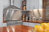 https://images.listonce.com.au/custom/160x/listings/115-gingell-street-castlemaine-vic-3450/939/01740939_img_08.jpg?LPKTaaGVWjo