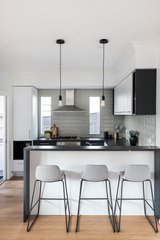 https://images.listonce.com.au/custom/160x/listings/115-nepean-street-greensborough-vic-3088/961/01725961_img_03.jpg?M7EyKqPRJaE