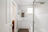 https://images.listonce.com.au/custom/160x/listings/115-ricky-court-mooroolbark-vic-3138/905/01691905_img_09.jpg?Uk6jBP0J-s0