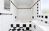 https://images.listonce.com.au/custom/160x/listings/1150-princess-street-kew-vic-3101/885/01972885_img_06.jpg?D0-TSJmJ4QY