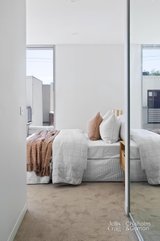 https://images.listonce.com.au/custom/160x/listings/11599-dow-street-port-melbourne-vic-3207/313/01780313_img_07.jpg?7GKL78w5npw
