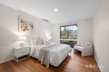 https://images.listonce.com.au/custom/160x/listings/116-esther-crescent-mooroolbark-vic-3138/951/01929951_img_08.jpg?00Q8LGWwLqE