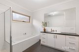 https://images.listonce.com.au/custom/160x/listings/116-gladys-grove-croydon-vic-3136/781/01947781_img_07.jpg?HMDKxqHCI7s