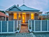 https://images.listonce.com.au/custom/160x/listings/116-swanston-street-geelong-vic-3220/945/01698945_img_01.jpg?mLxQ5jsaeKw