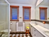 https://images.listonce.com.au/custom/160x/listings/116-swanston-street-geelong-vic-3220/945/01698945_img_13.jpg?JrWg06l5ULY