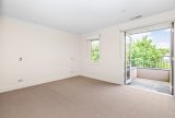 https://images.listonce.com.au/custom/160x/listings/116-wilson-street-mont-albert-vic-3127/570/01719570_img_04.jpg?HagdVS4kjpE
