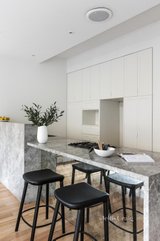 https://images.listonce.com.au/custom/160x/listings/117-charles-street-prahran-vic-3181/625/01577625_img_04.jpg?On0niora0Jc