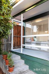 https://images.listonce.com.au/custom/160x/listings/117-ferguson-street-macleod-vic-3085/221/01872221_img_15.jpg?W8nek3yTe8o
