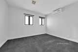 https://images.listonce.com.au/custom/160x/listings/117-hillcrest-avenue-chadstone-vic-3148/592/01722592_img_05.jpg?12Uoch6OBTU
