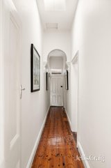 https://images.listonce.com.au/custom/160x/listings/117-hotham-street-collingwood-vic-3066/067/01970067_img_02.jpg?5mJOsYunF-Y