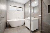 https://images.listonce.com.au/custom/160x/listings/117-shortridge-drive-lucas-vic-3350/475/01752475_img_06.jpg?JkNX0gc1Mmw