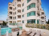 https://images.listonce.com.au/custom/160x/listings/1171-graham-street-port-melbourne-vic-3207/739/01087739_img_04.jpg?HF05kqIbUd8