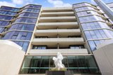 https://images.listonce.com.au/custom/160x/listings/11729-waterline-place-williamstown-vic-3016/378/01718378_img_02.jpg?PXCehdlGOGM