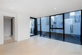 https://images.listonce.com.au/custom/160x/listings/11729-waterline-place-williamstown-vic-3016/674/01681674_img_05.jpg?ZMWavzbRXOY