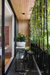 https://images.listonce.com.au/custom/160x/listings/1176-argyle-street-fitzroy-vic-3065/220/00771220_img_04.jpg?CWAiQN-L2Ds