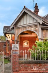 https://images.listonce.com.au/custom/160x/listings/118-canterbury-road-middle-park-vic-3206/103/01813103_img_04.jpg?lFG_IfuOacs