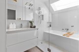 https://images.listonce.com.au/custom/160x/listings/118-mccracken-street-essendon-vic-3040/544/01692544_img_20.jpg?xX4ji7tfzR8
