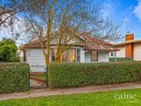 https://images.listonce.com.au/custom/160x/listings/1186-norman-street-wendouree-vic-3355/762/01576762_img_02.jpg?1at9ge15s7U