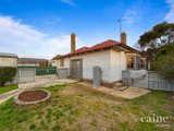 https://images.listonce.com.au/custom/160x/listings/1186-norman-street-wendouree-vic-3355/762/01576762_img_15.jpg?uRnErHtDt0M