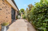 https://images.listonce.com.au/custom/160x/listings/118a-green-island-avenue-mount-martha-vic-3934/457/01858457_img_12.jpg?TBgspgMhxC8