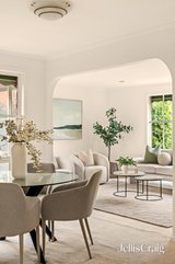 https://images.listonce.com.au/custom/160x/listings/1190-weatherall-road-cheltenham-vic-3192/100/01943100_img_04.jpg?uk6V5_jNsZ8