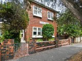 https://images.listonce.com.au/custom/160x/listings/1194-page-street-middle-park-vic-3206/414/01087414_img_01.jpg?izdWS803QNI