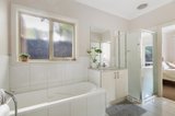 https://images.listonce.com.au/custom/160x/listings/11a-kambea-crescent-viewbank-vic-3084/208/01701208_img_10.jpg?zeICox0QBNI