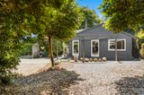https://images.listonce.com.au/custom/160x/listings/11b-falls-road-trentham-vic-3458/150/01727150_img_01.jpg?ja99pdlPcEs