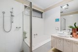 https://images.listonce.com.au/custom/160x/listings/11b-hemingford-road-bentleigh-east-vic-3165/287/01413287_img_12.jpg?DprD_qLxKAA