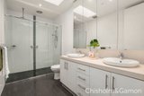 https://images.listonce.com.au/custom/160x/listings/11e-hartpury-avenue-elwood-vic-3184/777/01793777_img_05.jpg?OcUpD2Odwj4