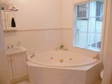 https://images.listonce.com.au/custom/160x/listings/12-14-claremont-avenue-the-basin-vic-3154/075/01525075_img_03.jpg?wppeIP7ywq8