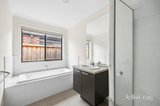 https://images.listonce.com.au/custom/160x/listings/12-amiable-parade-armstrong-creek-vic-3217/172/01922172_img_15.jpg?9rzbRU9odzU