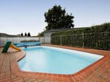 https://images.listonce.com.au/custom/160x/listings/12-armstrong-court-whittington-vic-3219/808/01699808_img_05.jpg?ezeFbkxlf4c