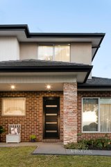 https://images.listonce.com.au/custom/160x/listings/12-aruma-court-bundoora-vic-3083/682/01721682_img_02.jpg?iXJpMyD0CCA