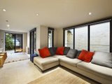 https://images.listonce.com.au/custom/160x/listings/12-avoca-street-south-yarra-vic-3141/964/01731964_img_09.jpg?PdocIKiLvQM