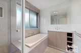 https://images.listonce.com.au/custom/160x/listings/12-barellan-close-st-albans-vic-3021/173/01704173_img_10.jpg?8xa4jddIZl4