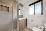 https://images.listonce.com.au/custom/160x/listings/12-barellan-close-st-albans-vic-3021/173/01704173_img_12.jpg?IAw9hKK35Hw
