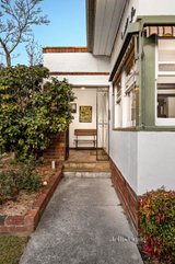 https://images.listonce.com.au/custom/160x/listings/12-beauville-avenue-murrumbeena-vic-3163/823/01368823_img_02.jpg?KJ6syIWmA_8