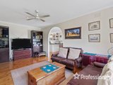 https://images.listonce.com.au/custom/160x/listings/12-belinda-close-kilsyth-vic-3137/768/01525768_img_03.jpg?wb-CUn-F3n8