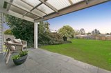 https://images.listonce.com.au/custom/160x/listings/12-bodkin-street-kyneton-vic-3444/459/00393459_img_07.jpg?ENrhxsRsaoU