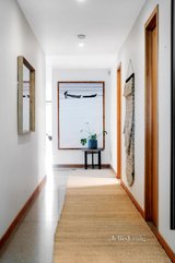 https://images.listonce.com.au/custom/160x/listings/12-brown-street-brighton-east-vic-3187/334/01682334_img_07.jpg?rY2hx9C-LQ0