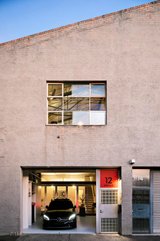 https://images.listonce.com.au/custom/160x/listings/12-brown-street-collingwood-vic-3066/133/01007133_img_17.jpg?jJSJrsOYYpg